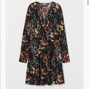 H&M Black/Floral V-Neck Jersey Dress